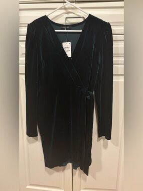 August Sky Velvet Wrap Dress in Deep Green